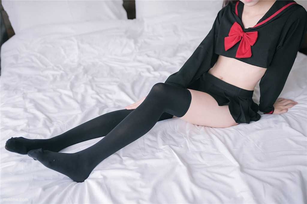 超短情趣制服黑丝长腿插图5