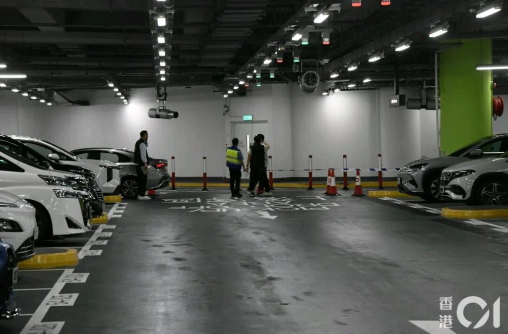香港机场发生700万港元金条劫案 警方闪电拘捕7人追缉在逃疑犯插图 香港机场发生700万港元金条劫案 警方闪电拘捕7人追缉在逃疑犯插图